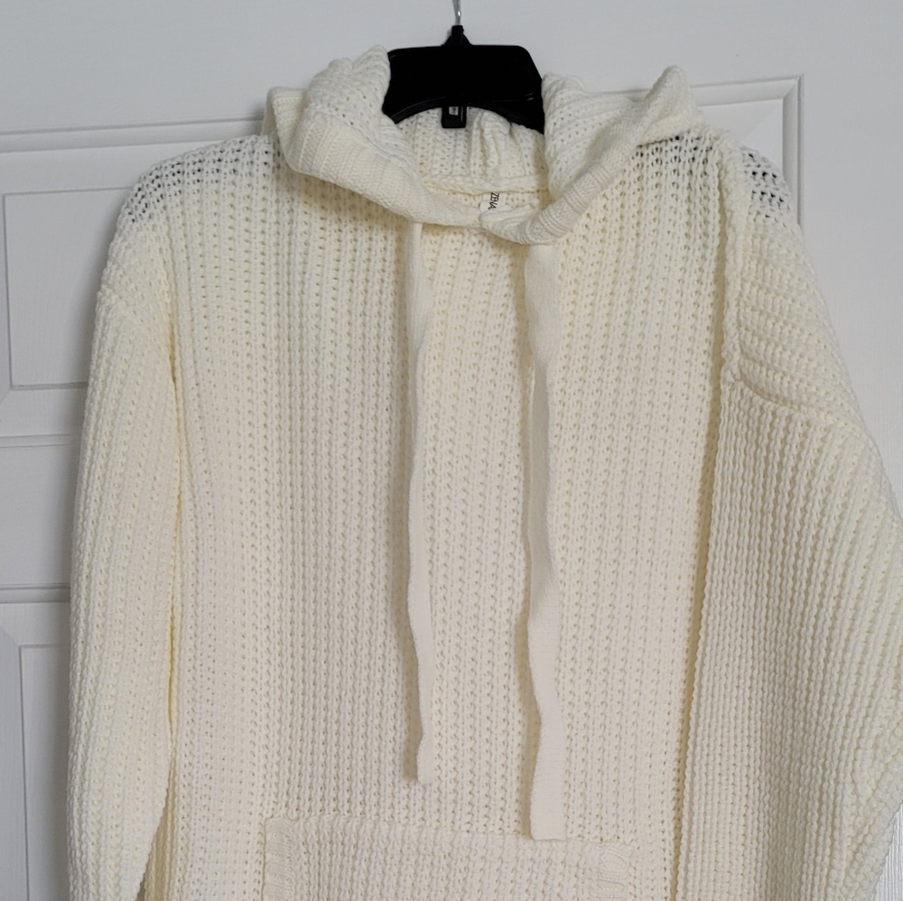 NWOT Zenena Premium pullover hooded sweater with pockets